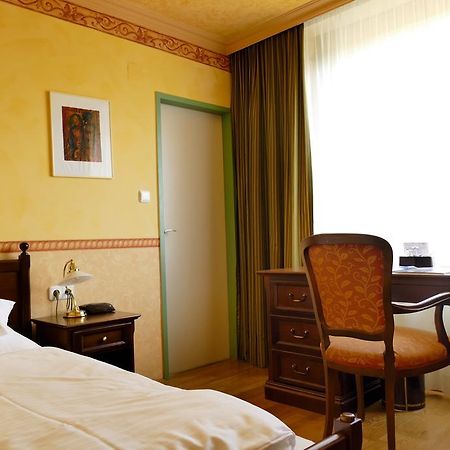 Hotel Pfeifer Zum Kirchenwirt Graz Exteriör bild