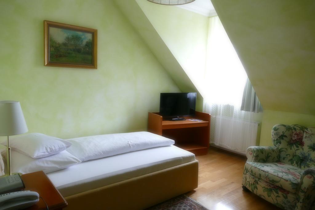 Hotel Pfeifer Zum Kirchenwirt Graz Exteriör bild
