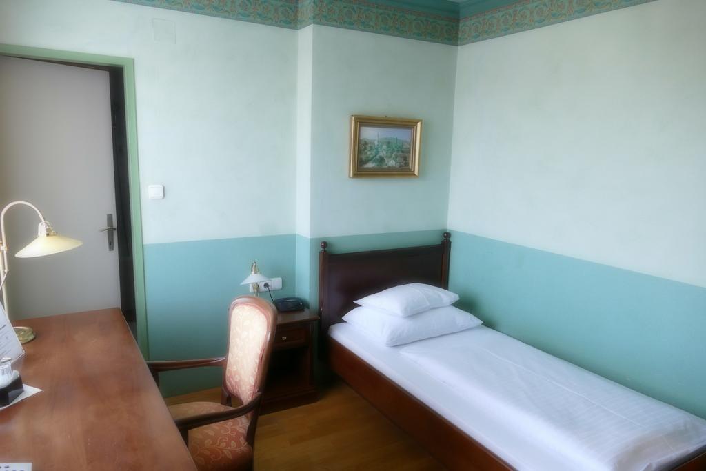 Hotel Pfeifer Zum Kirchenwirt Graz Exteriör bild