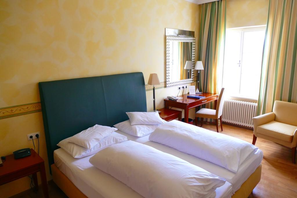 Hotel Pfeifer Zum Kirchenwirt Graz Exteriör bild