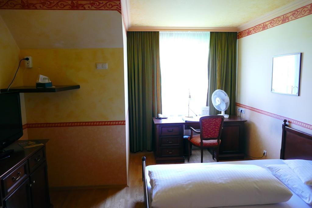 Hotel Pfeifer Zum Kirchenwirt Graz Exteriör bild