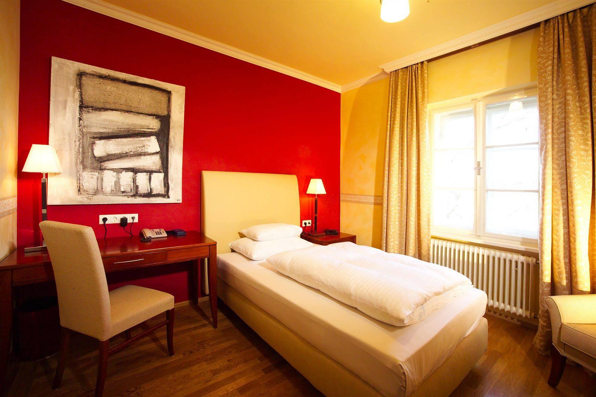 Hotel Pfeifer Zum Kirchenwirt Graz Exteriör bild