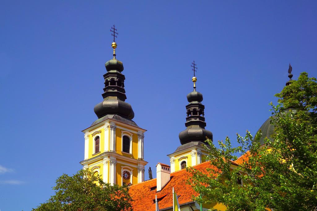 Hotel Pfeifer Zum Kirchenwirt Graz Exteriör bild